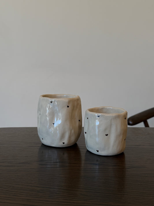Wavy mug mini hearts